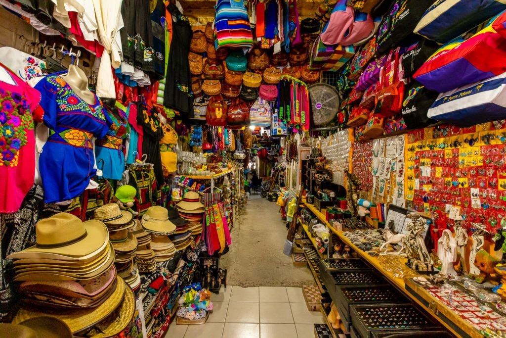 old-port-port-and-shopping-district-012