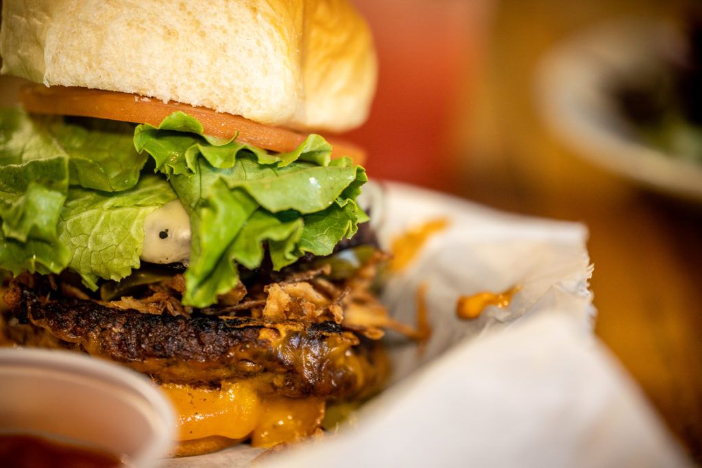 mango-s-bar-and-grill-013