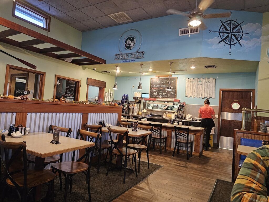 captain-s-galley-004