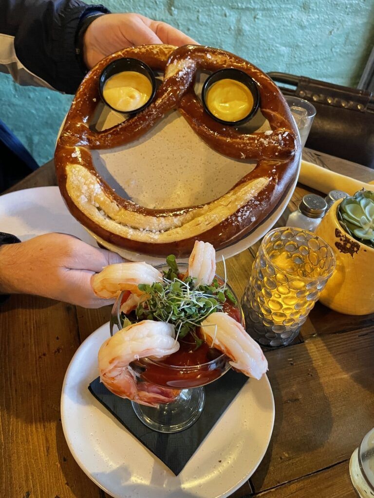 1501-uptown-gastropub-004