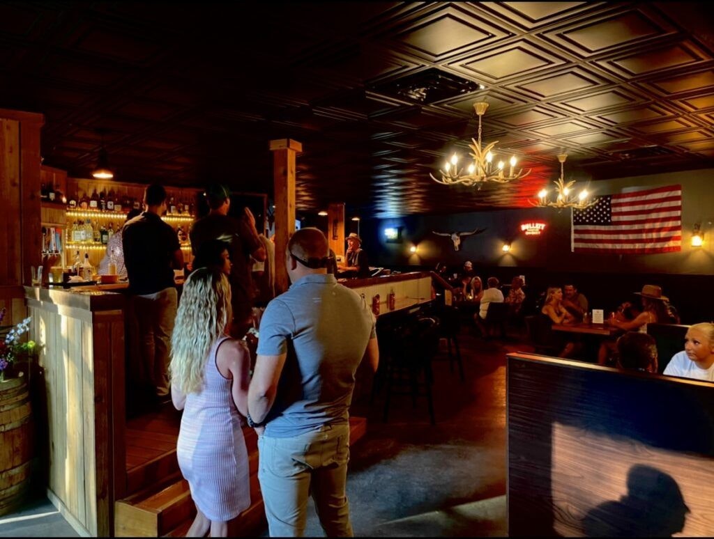 whiskey-river-bar-004