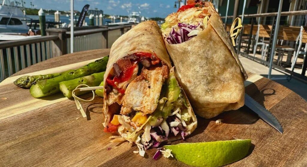 outriggers-tiki-bar-and-grille-004