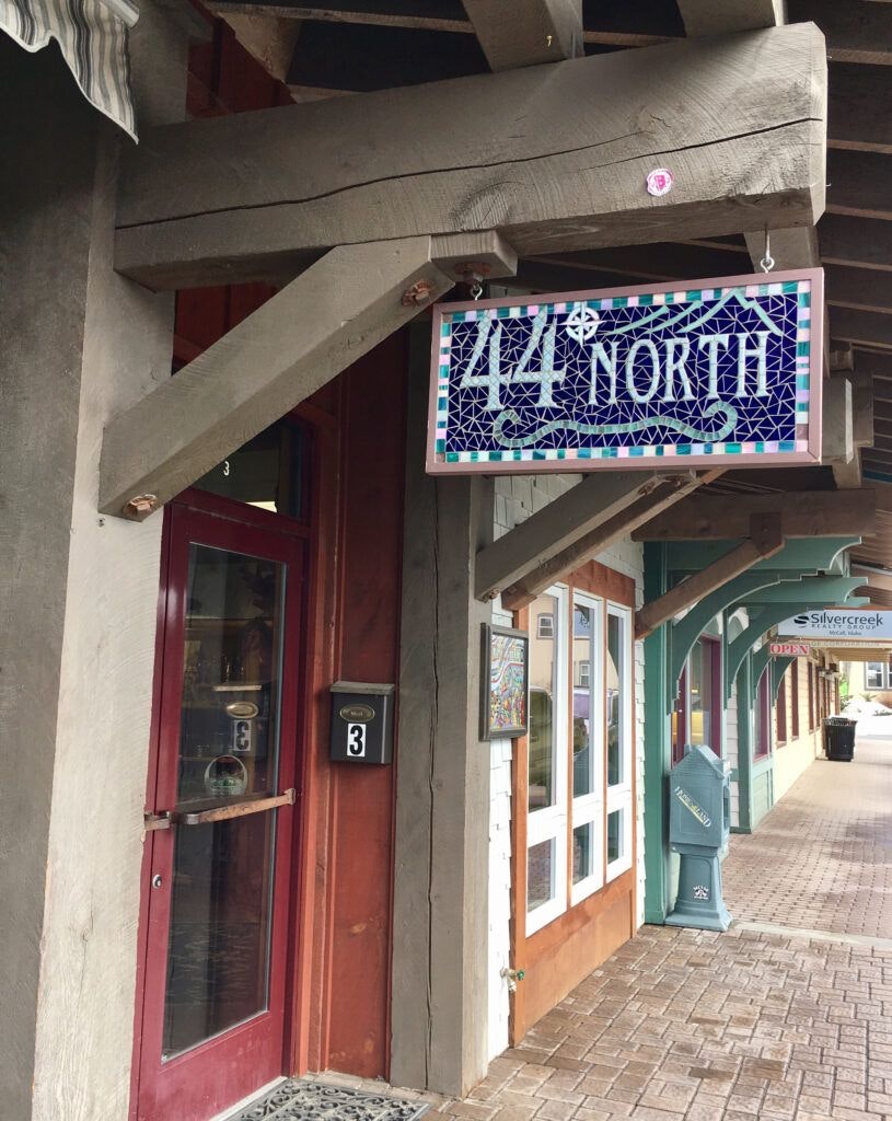 44-degrees-north-001