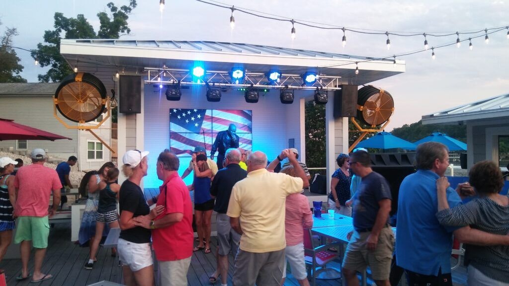 boathouse-lakeside-bar-and-grill-004