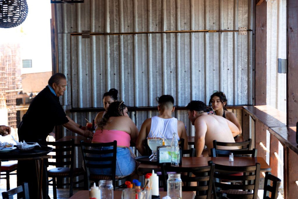 federico-s-sea-food-bar-and-grill-005