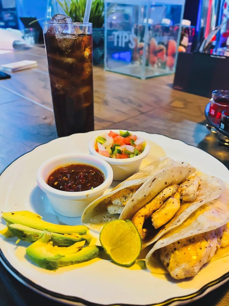 aguila-s-hideaway-cantina-007