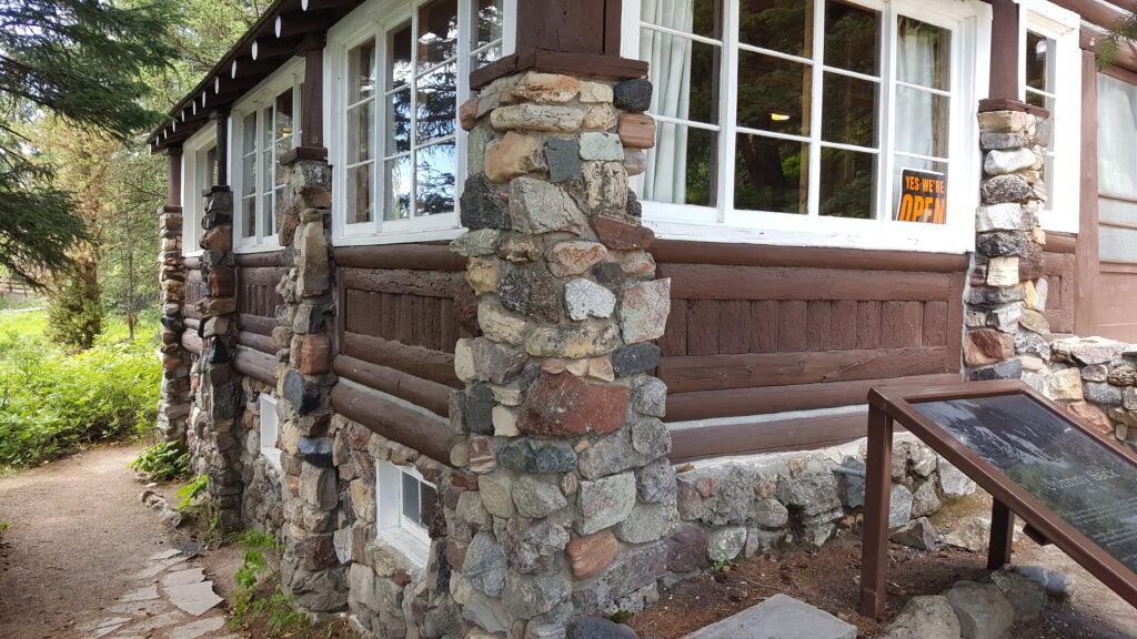 johnny-sack-s-cabin-004