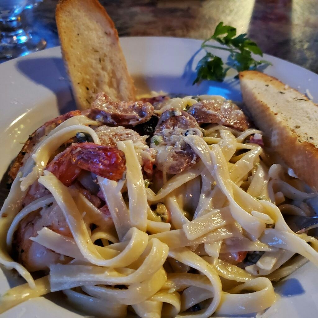 hellroaring-saloon-and-eatery-003