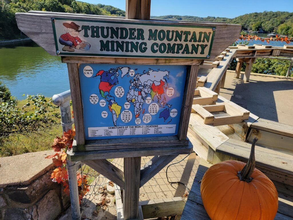 bridal-cave-and-thunder-mountain-park-004