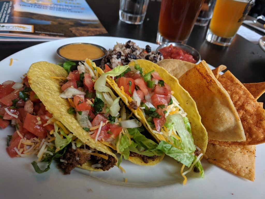 the-wallow-bar-and-grill-003