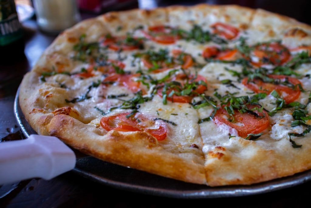 al-capone-s-seafood-and-pizzeria-008