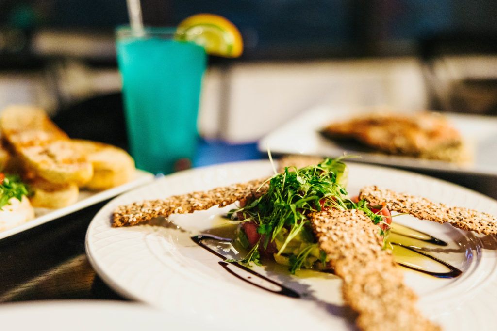 tuque-s-bar-and-grill-002