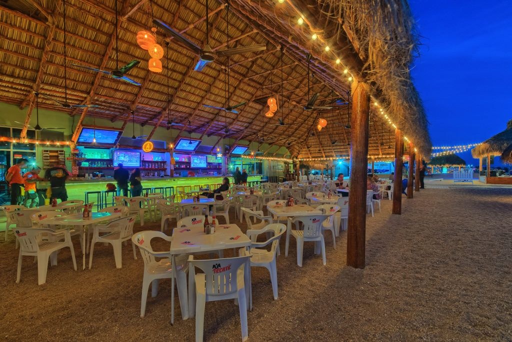 manny-s-beach-club-010