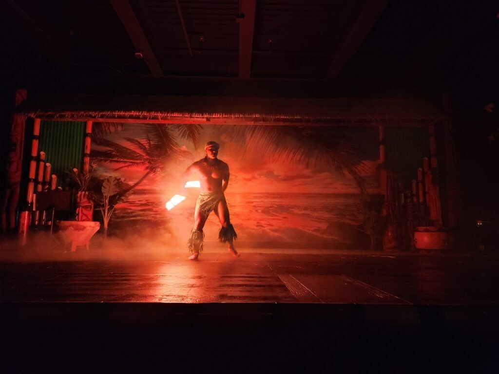 polynesian-fire-luau-and-dinner-show-002
