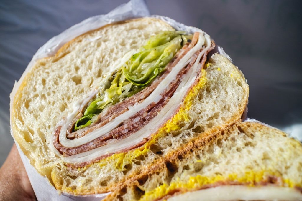 hole-in-the-wall-great-sandwiches-001