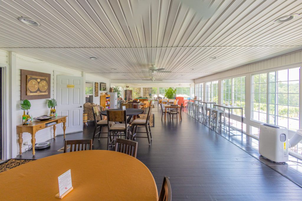 fables-and-feathers-winery-018