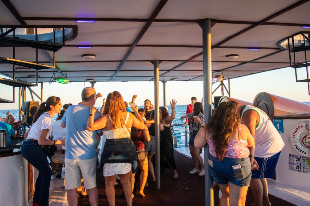 senorita-rita-sunset-cruise-007