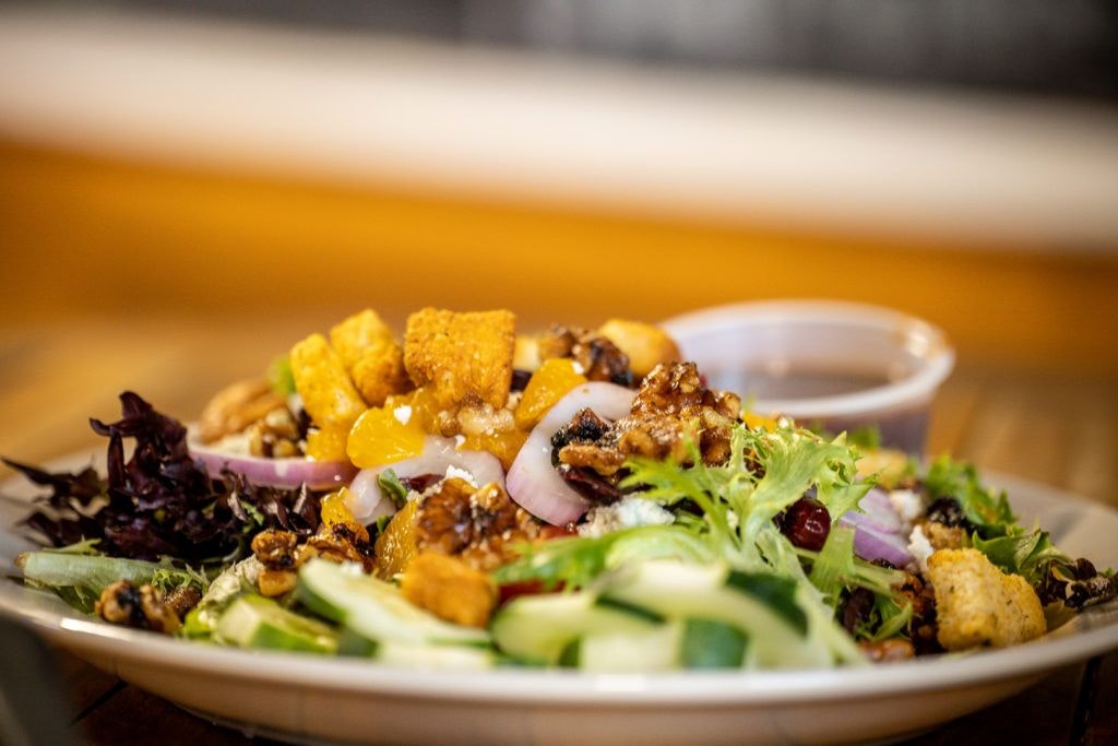 mango-s-bar-and-grill-016