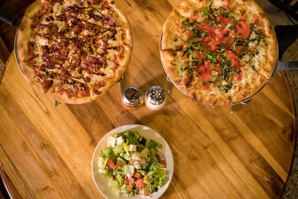 mama-teresa-s-flying-pizza-012