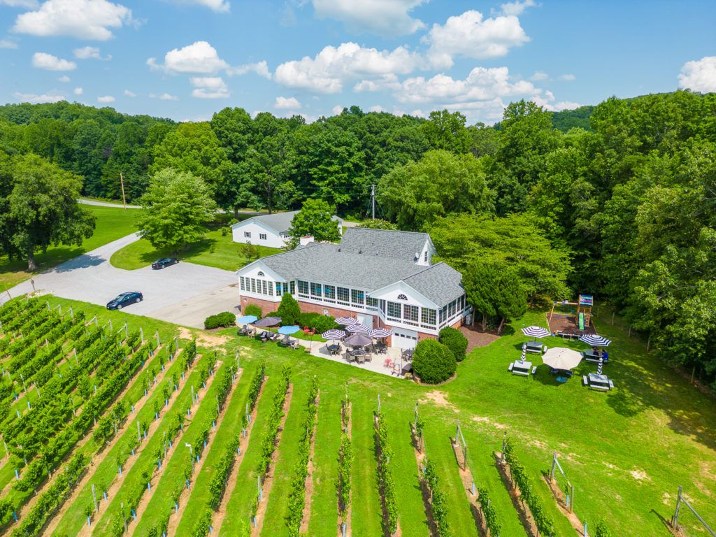 fables-and-feathers-winery-002