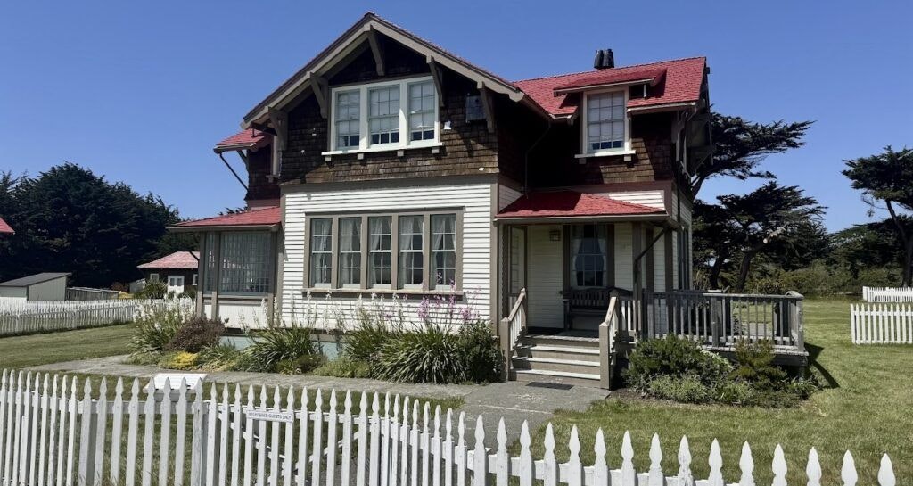 point-cabrillo-lighthouse-museum-004