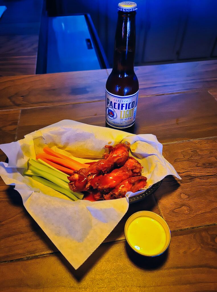 aguila-s-hideaway-cantina-004