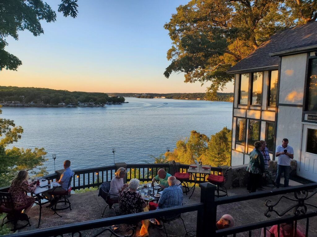 michael-s-steak-chalet-004