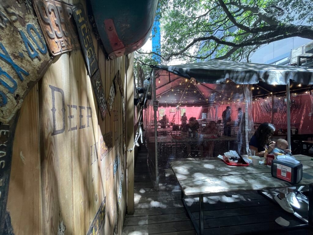 cooper-s-old-time-pit-bar-b-que-010