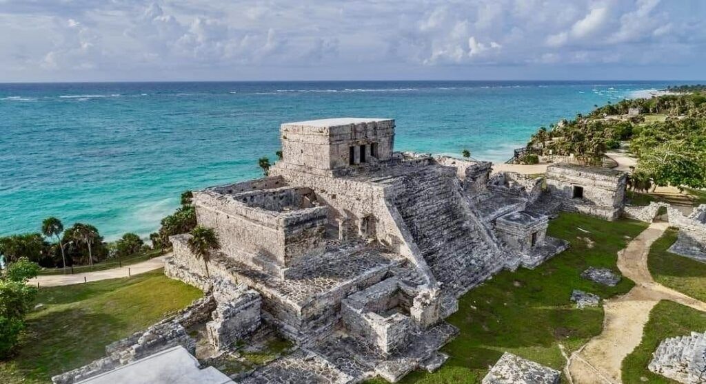 tulum-archaeological-site-on-riviera-maya-001