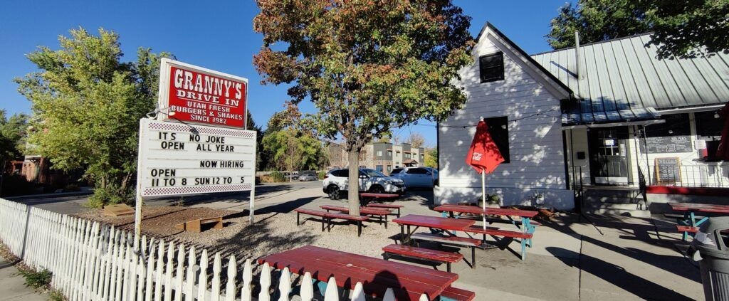 granny-s-drive-in-001