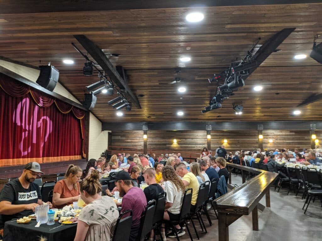 yellowstone-playhouse-at-island-park-004