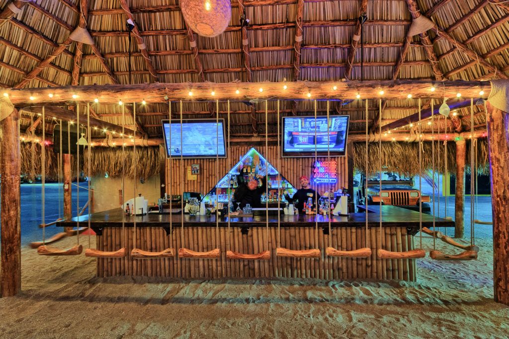 manny-s-beach-club-015