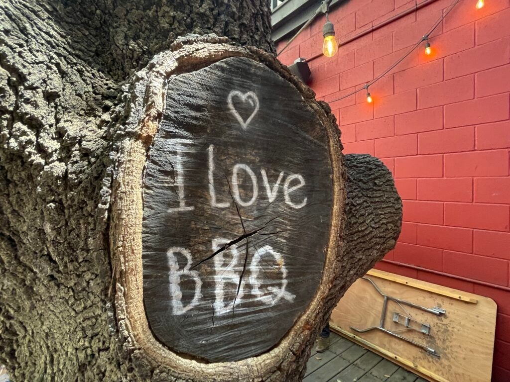 cooper-s-old-time-pit-bar-b-que-008