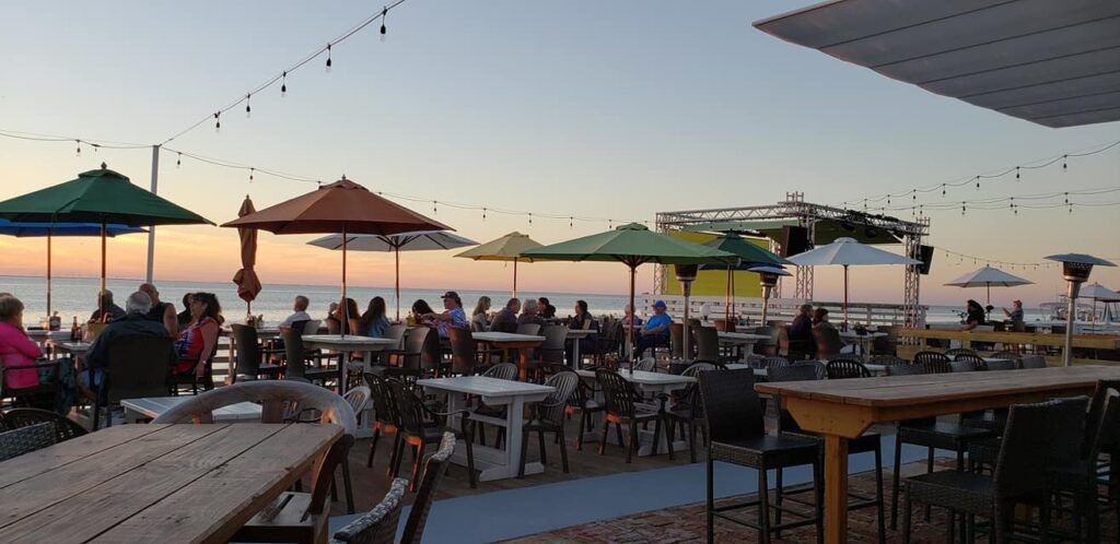 longboard-bar-and-grill-003