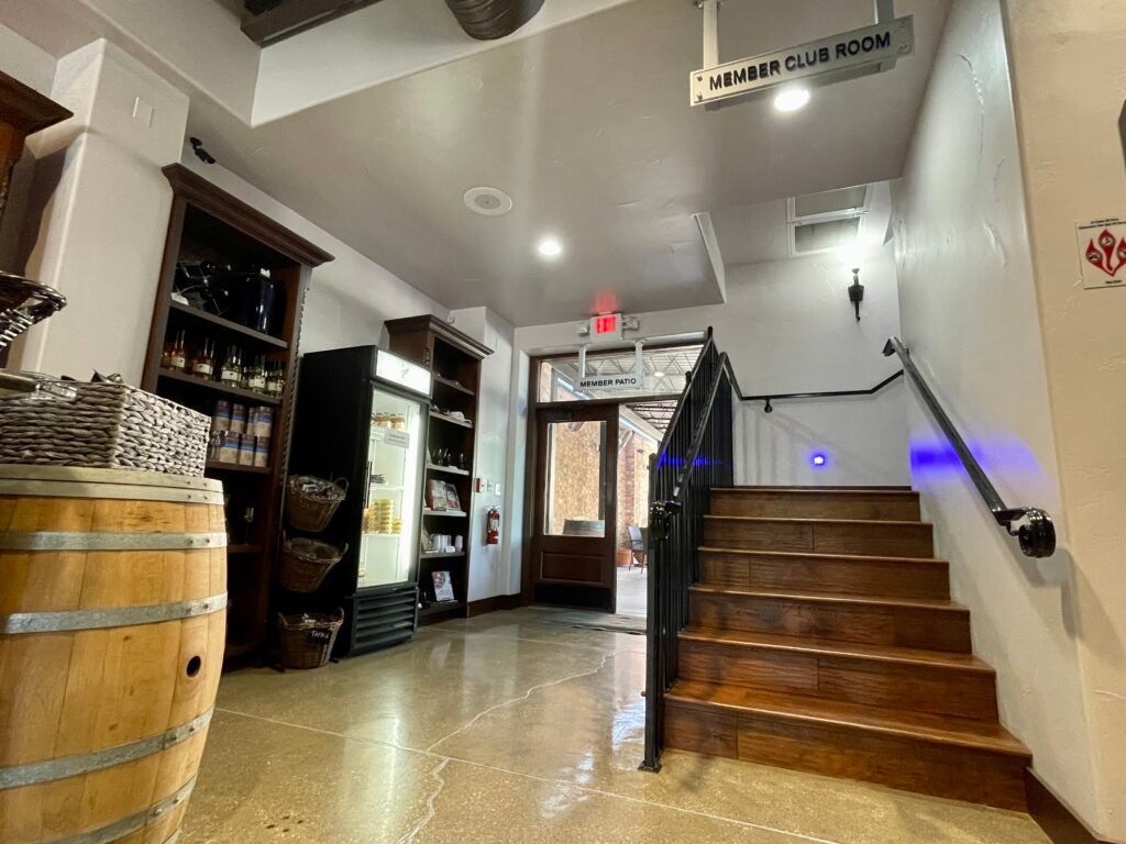 grape-creek-on-the-square-tasting-room-011