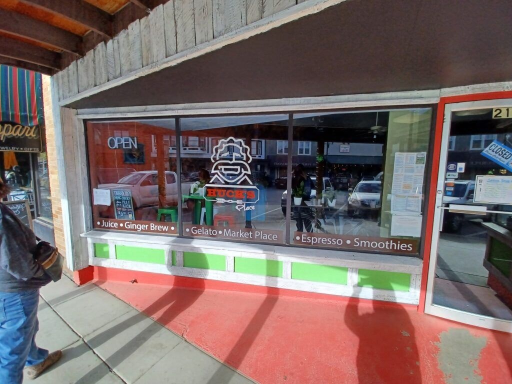 huck-s-place-ginger-brew-and-juice-bar-001