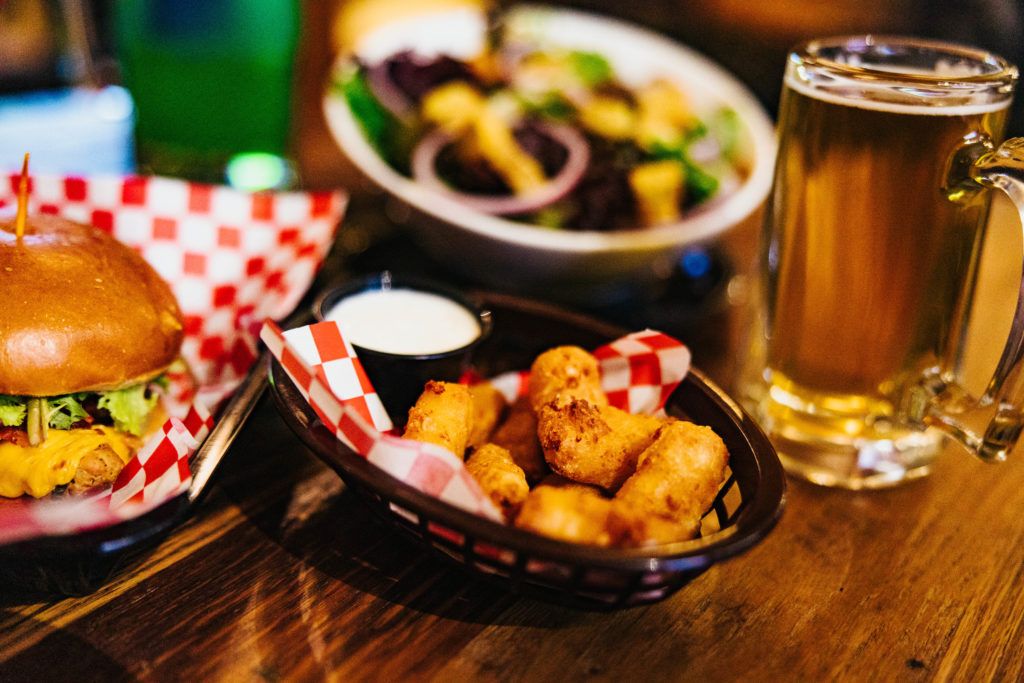 the-locker-room-sports-bar-004