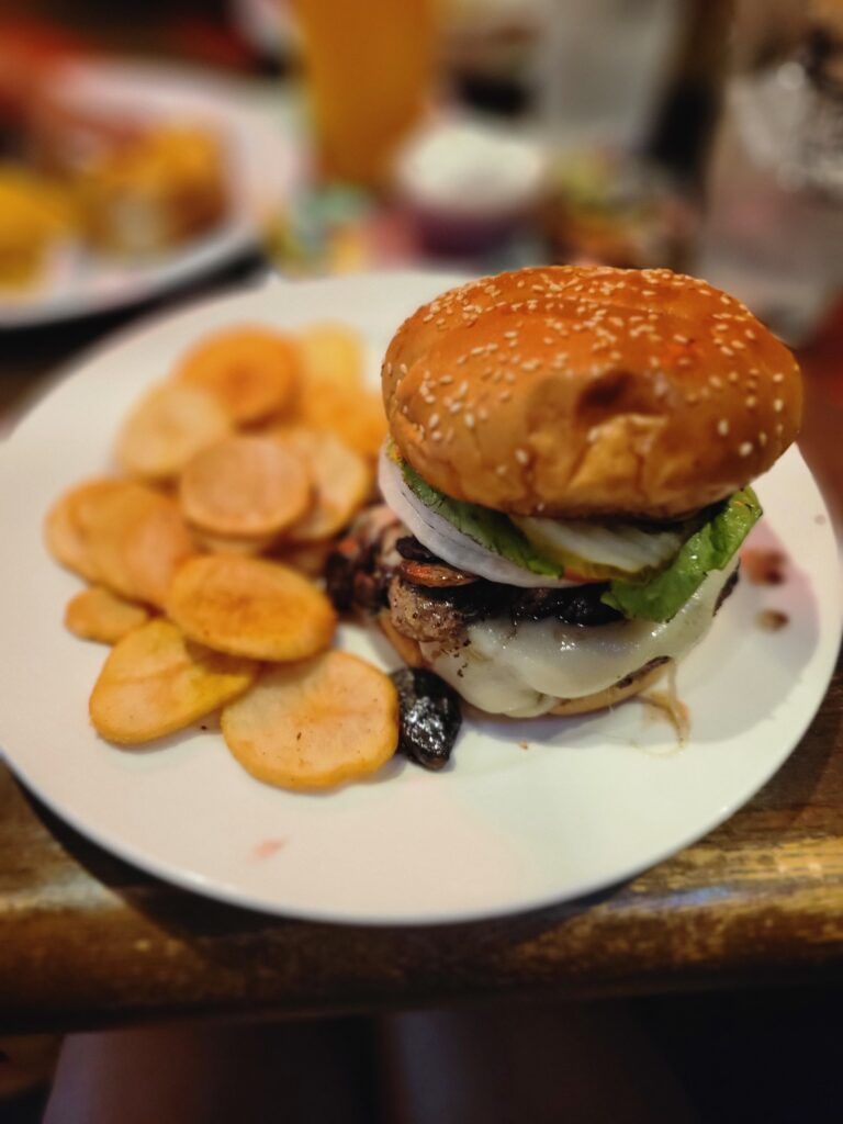 lardos-grill-and-saloon-002