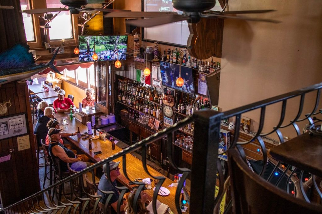 al-capone-s-seafood-and-pizzeria-021