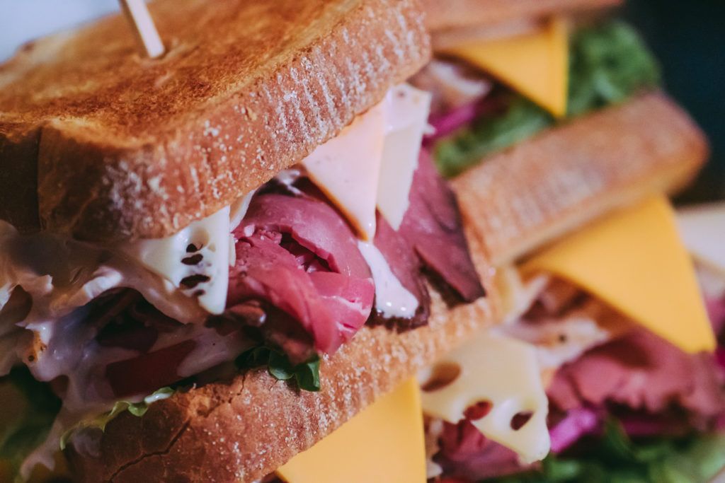 ann-o-mallys-deli-and-pub-005