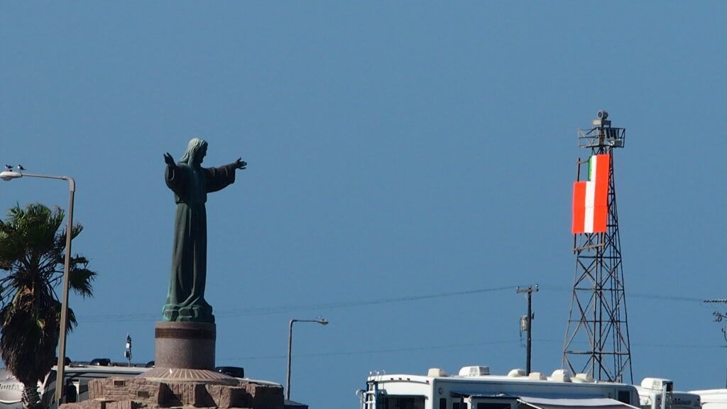 jesus-christ-of-the-fisherman-statue-004