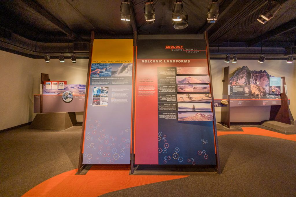 lava-butte-and-lands-visitor-center-009