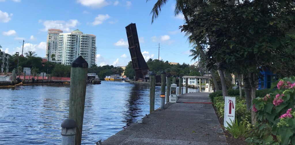 riverwalk-water-trolley-004