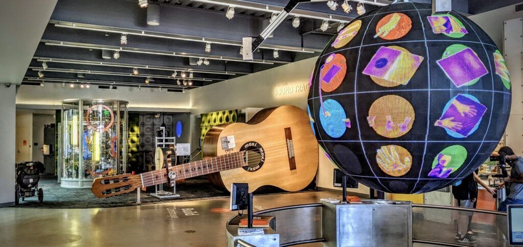 moxi-the-wolf-museum-of-exploration-innovation-002