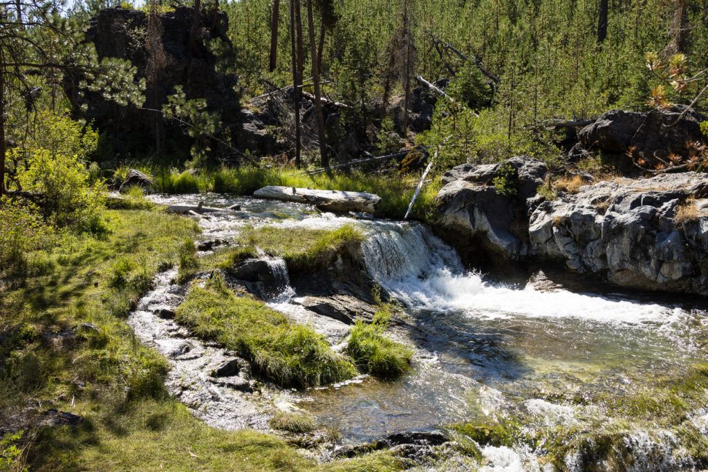 natural-water-slides-hike-and-paulina-plunge-tour-005