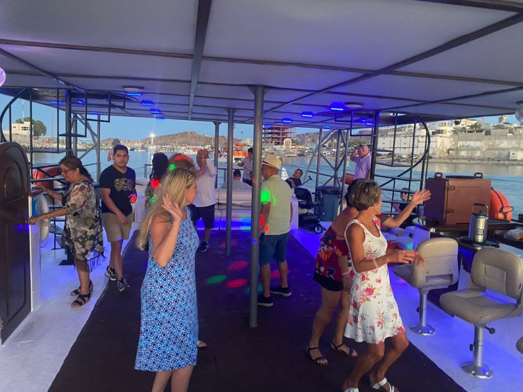 senorita-rita-sunset-cruise-035