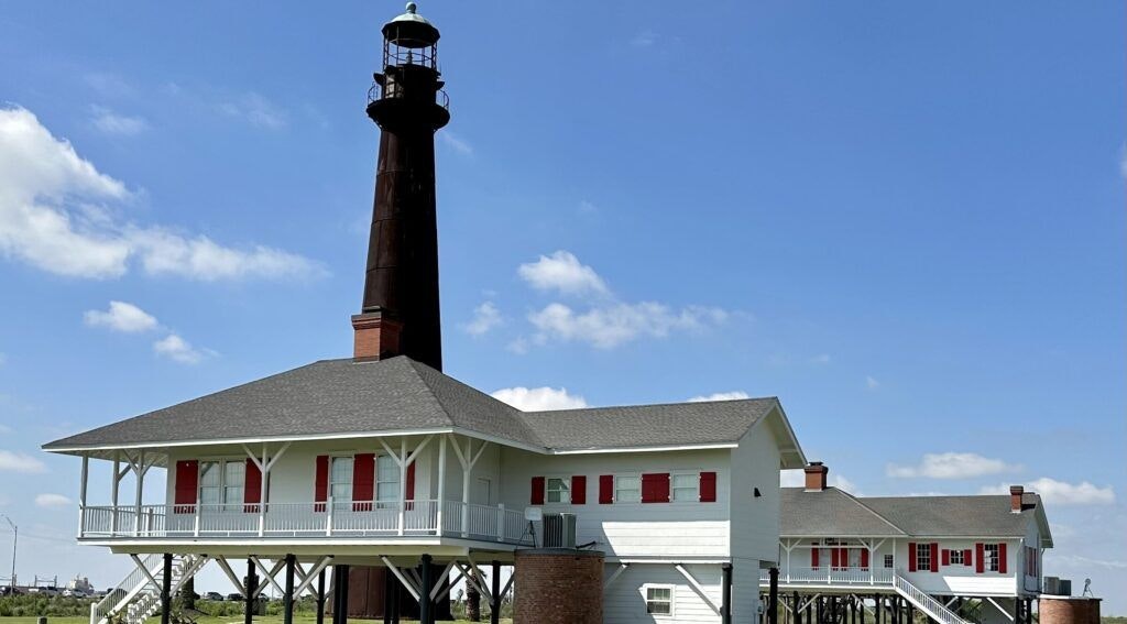point-bolivar-lighthouse-002