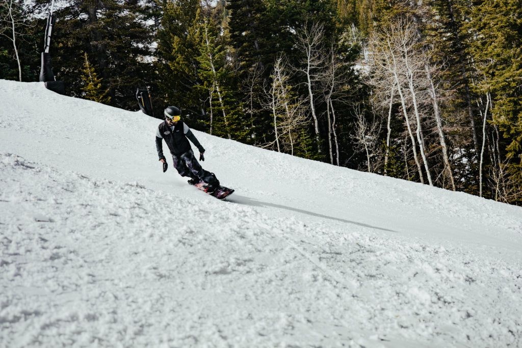 skiing-and-snowboarding-009