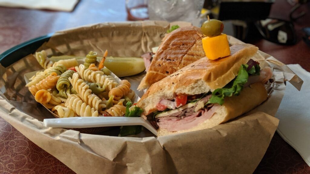 the-gap-deli-at-the-parkway-002