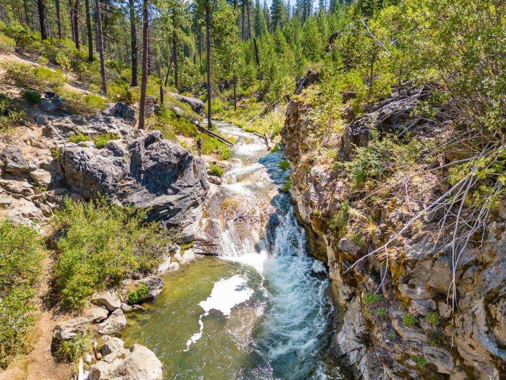 natural-water-slides-hike-and-paulina-plunge-tour-012